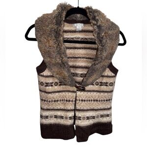 Cambridge Dry Goods Wool Fair Isle Faux Fur Trim Vest Medium